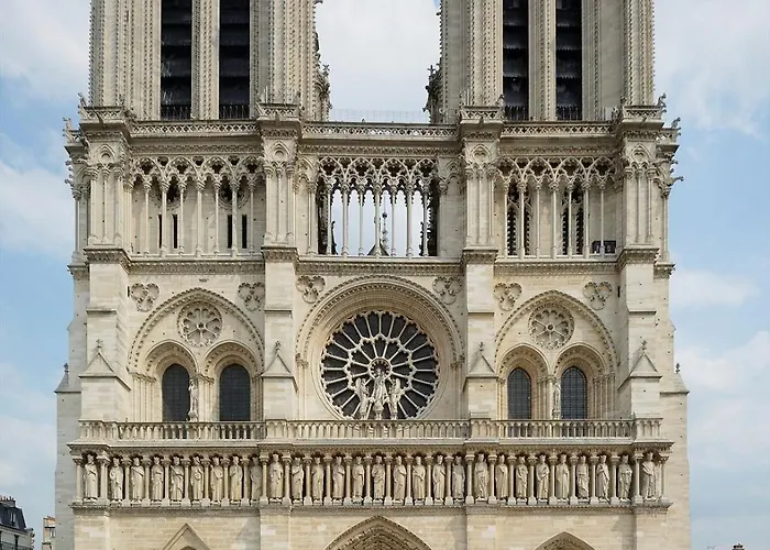 Chic Aux Portes De Paris 아파트 *